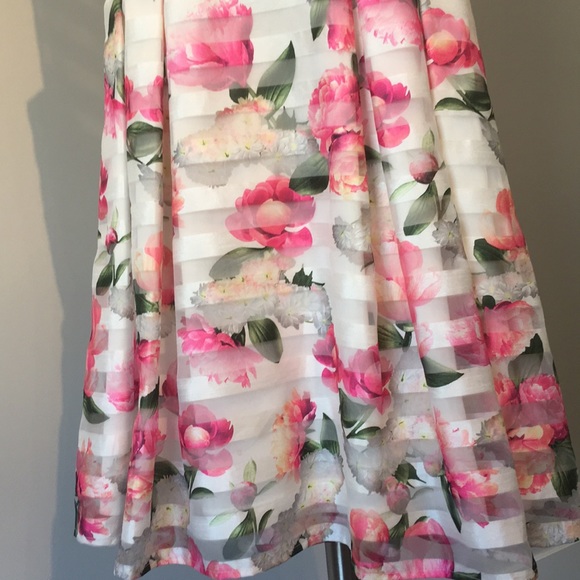 Lipsy London Formal Summer Dress - Picture 5 of 5